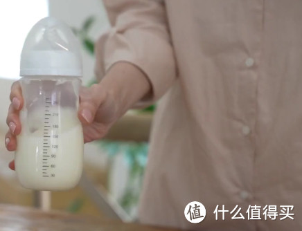 精选 yili 伊利 中老年高钙低脂奶粉 850g*2 罐礼盒装，为父母送上最贴心的关爱!