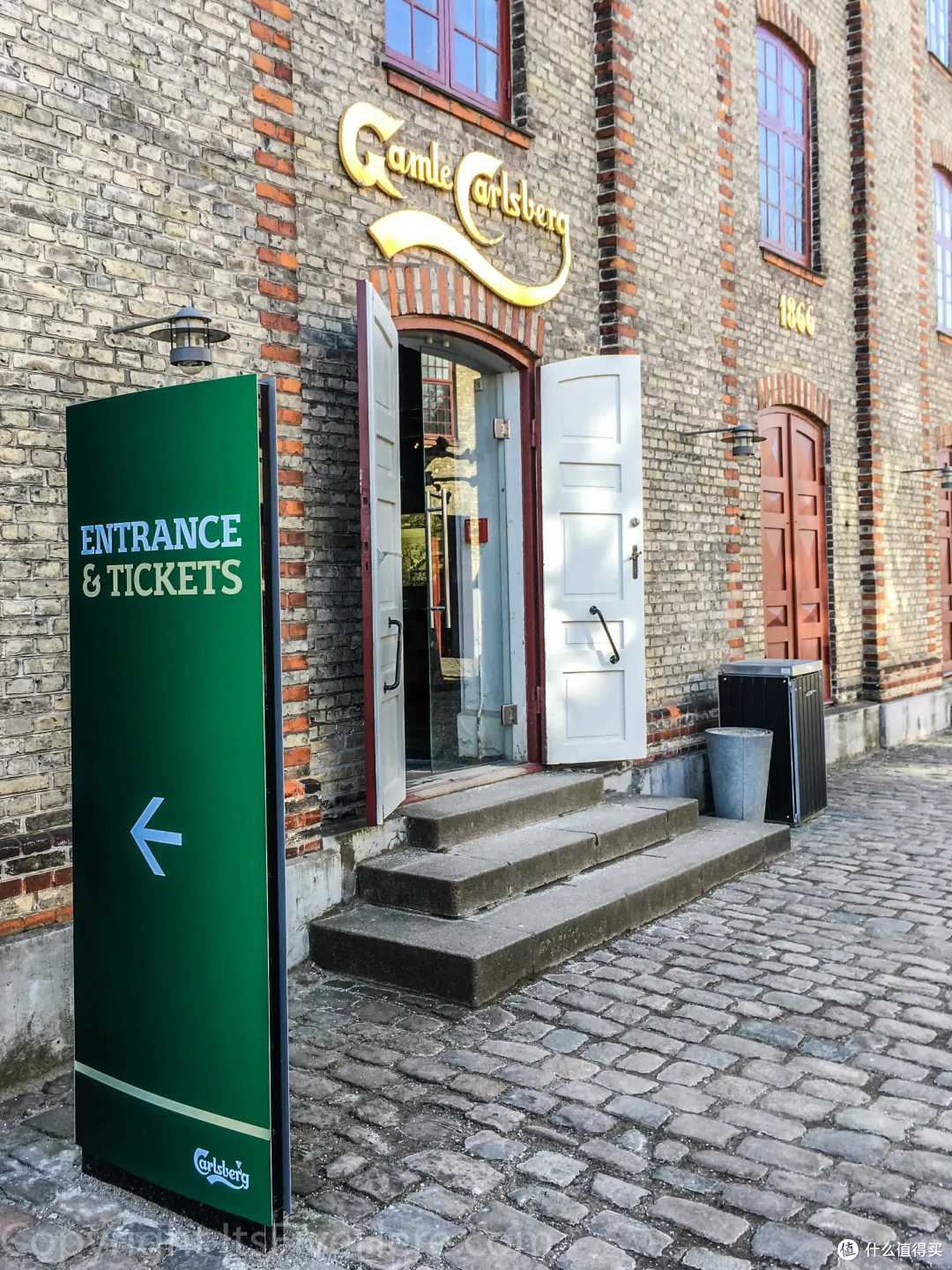 https://www.itsfivehere.com/visit-carlsberg-tour-carlsberg-brewery-copenhagen/