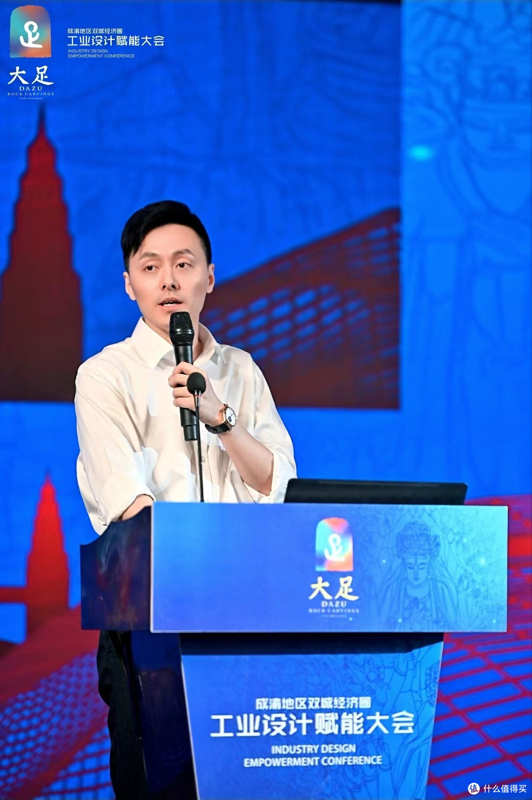 杰森·白在工业设计赋能大会上演讲《我的IP艺术》