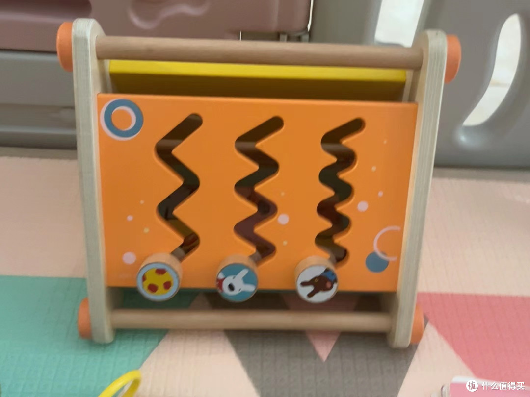 实木三脚架