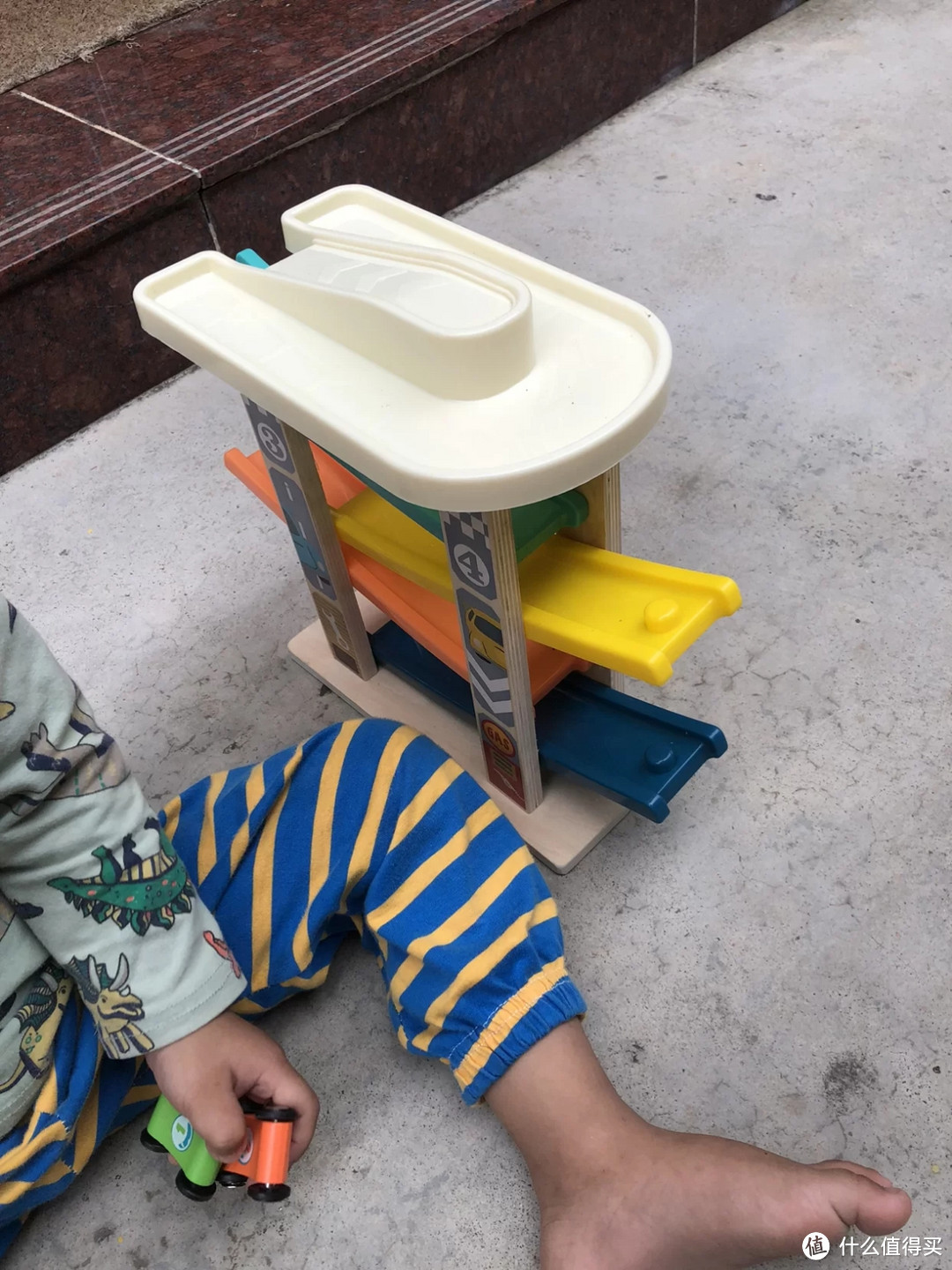 儿童轨道玩具车：好玩有趣，益智竞速，亲子互动