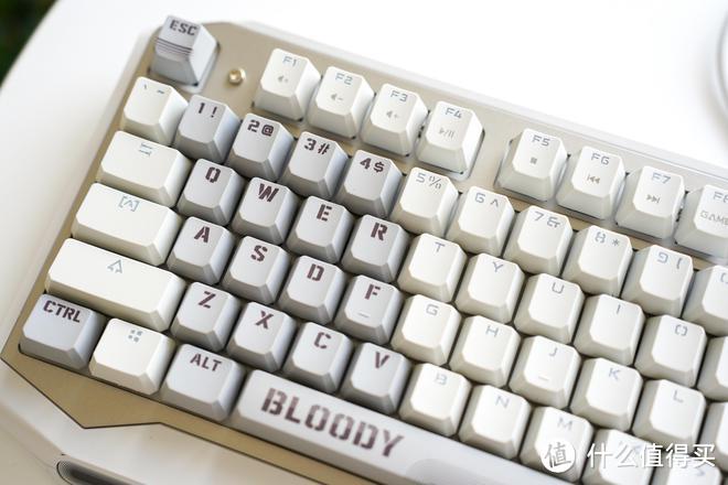 电竞机械键盘该有的样子：双飞燕血手幽灵光轴机械键盘B980
