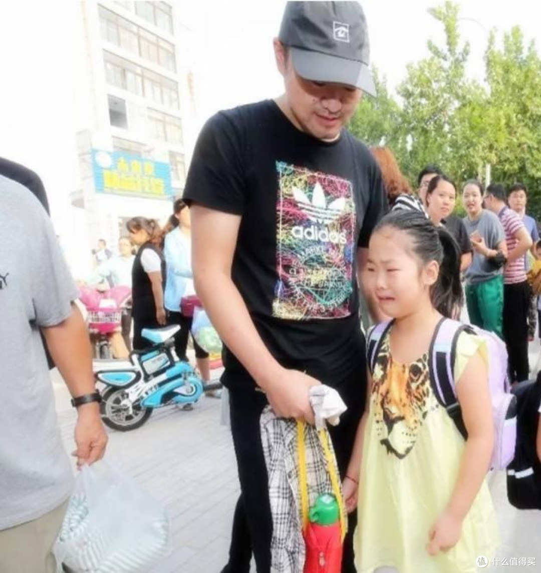 开学新姿势，孩子们才是辛苦的