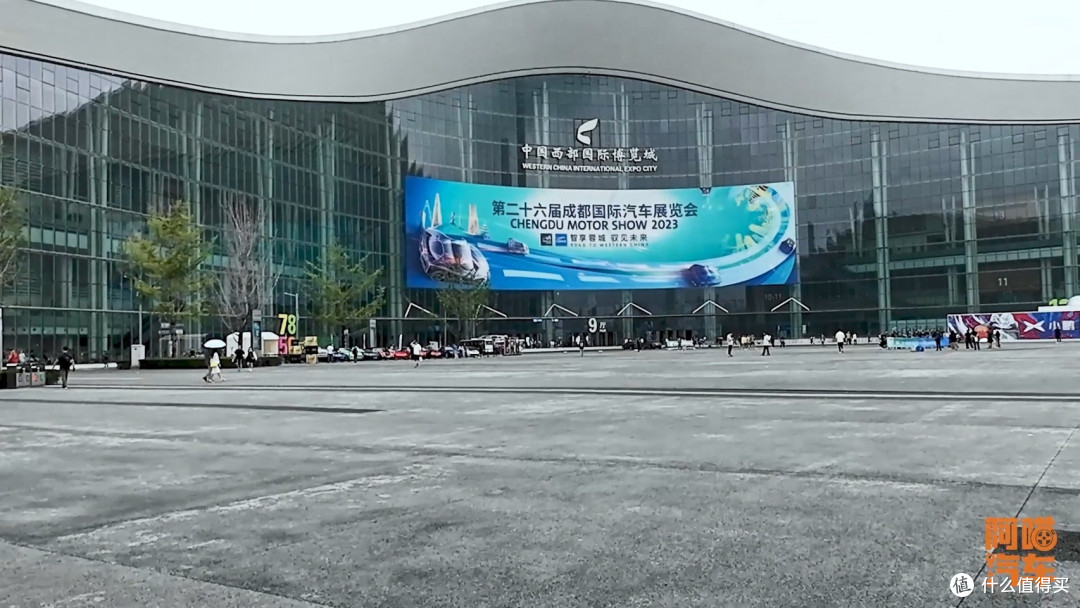 成都车展冰火两重天,汽车淘汰赛进入高潮,听句劝,守住你的钱包