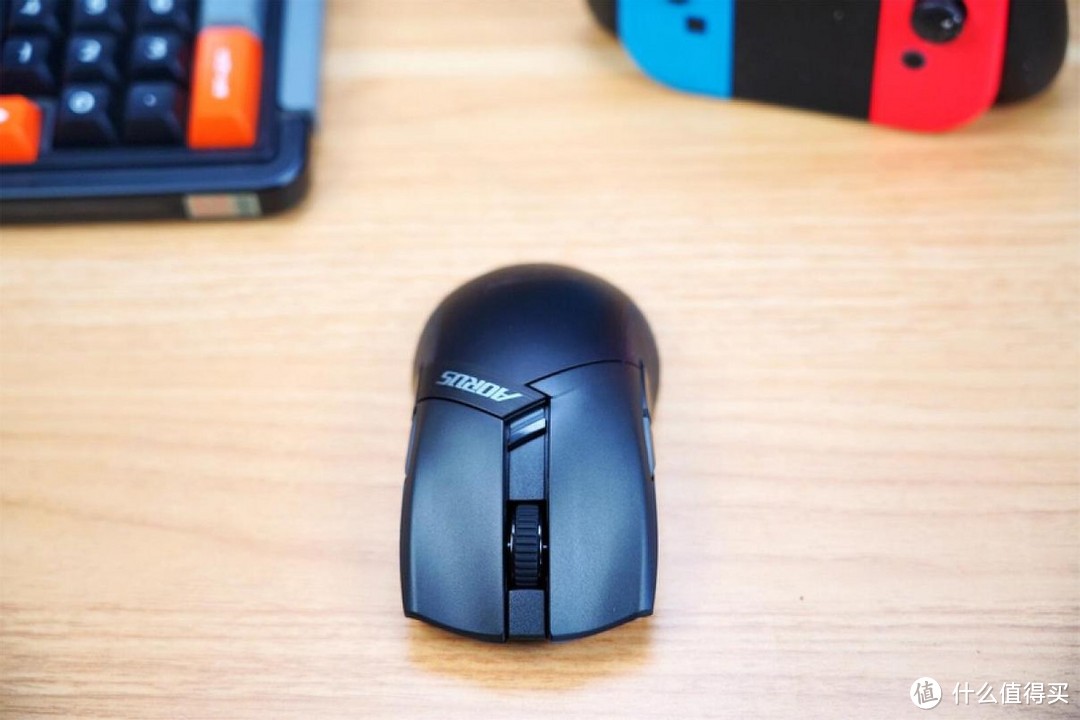 74g极致轻巧,技嘉AORUS电竞雕M6电竞无线鼠标评测!
