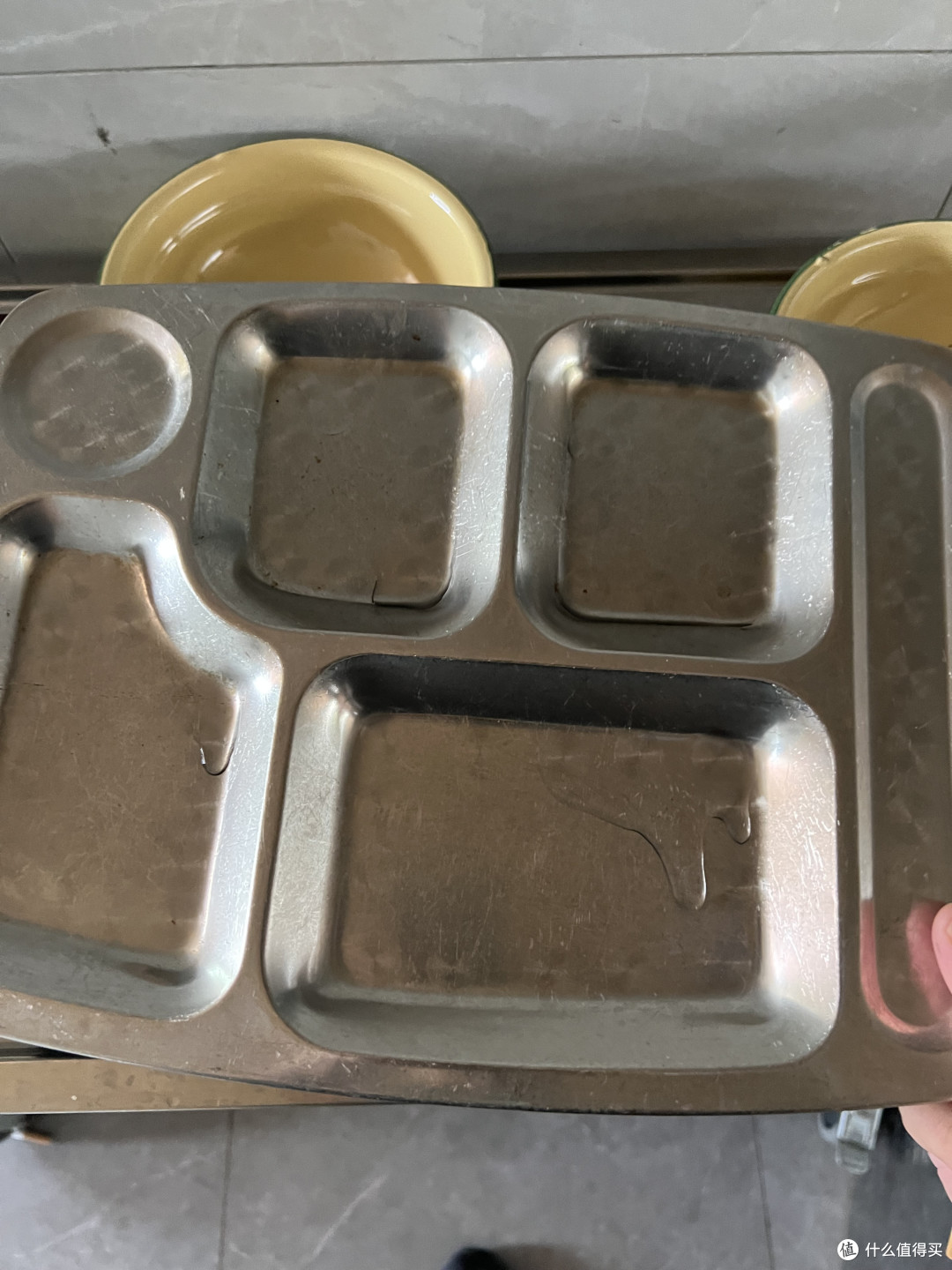 15年后又来体验学校食堂,你们也是这种分格的餐盘吗?
