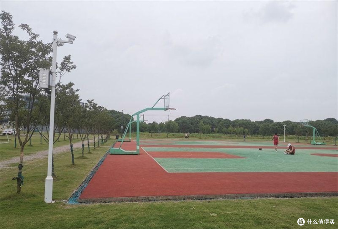 夏天的户外 出汗的锻炼