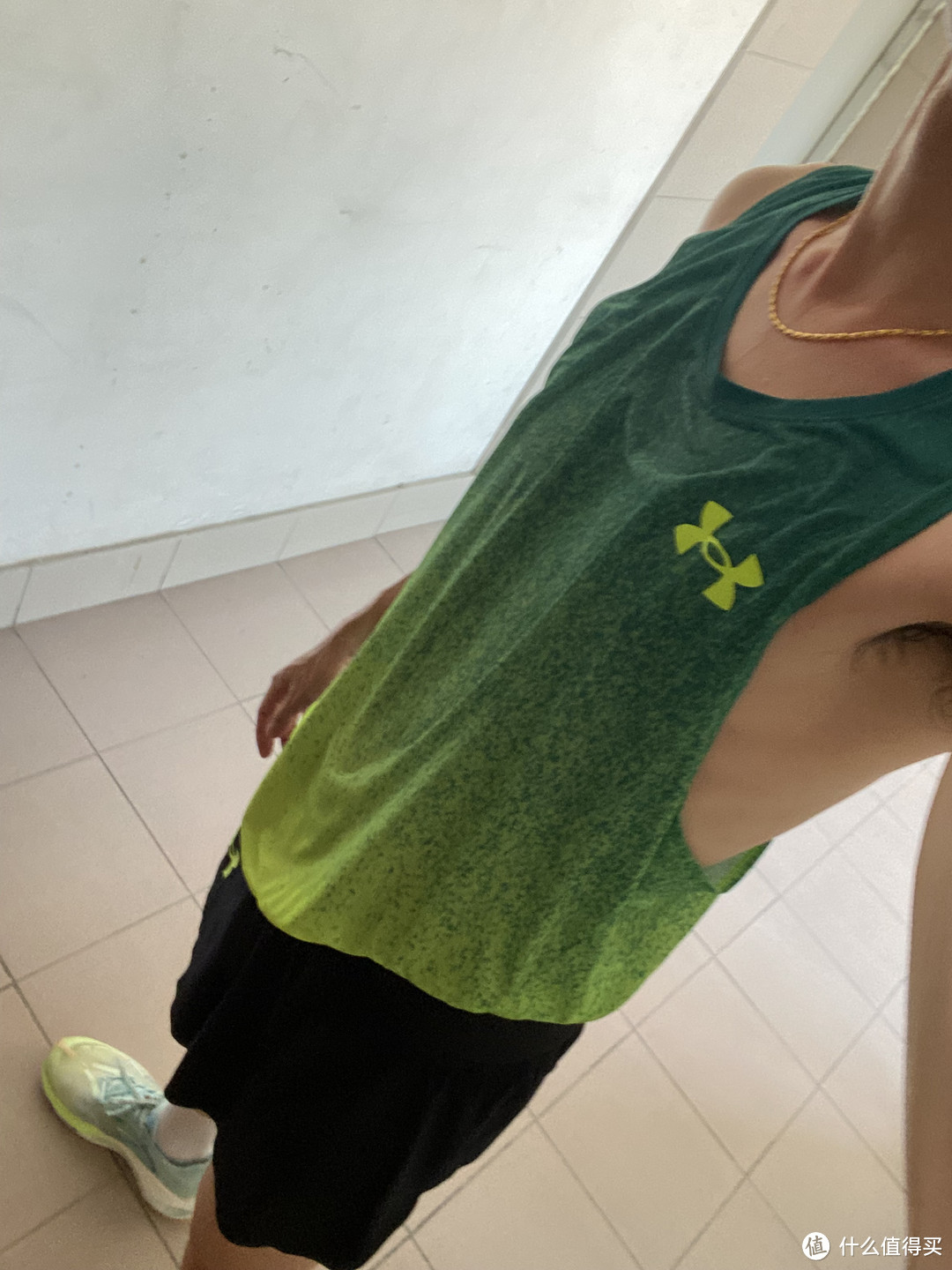 好看的渐变色,UA RUSH男子跑步运动背心