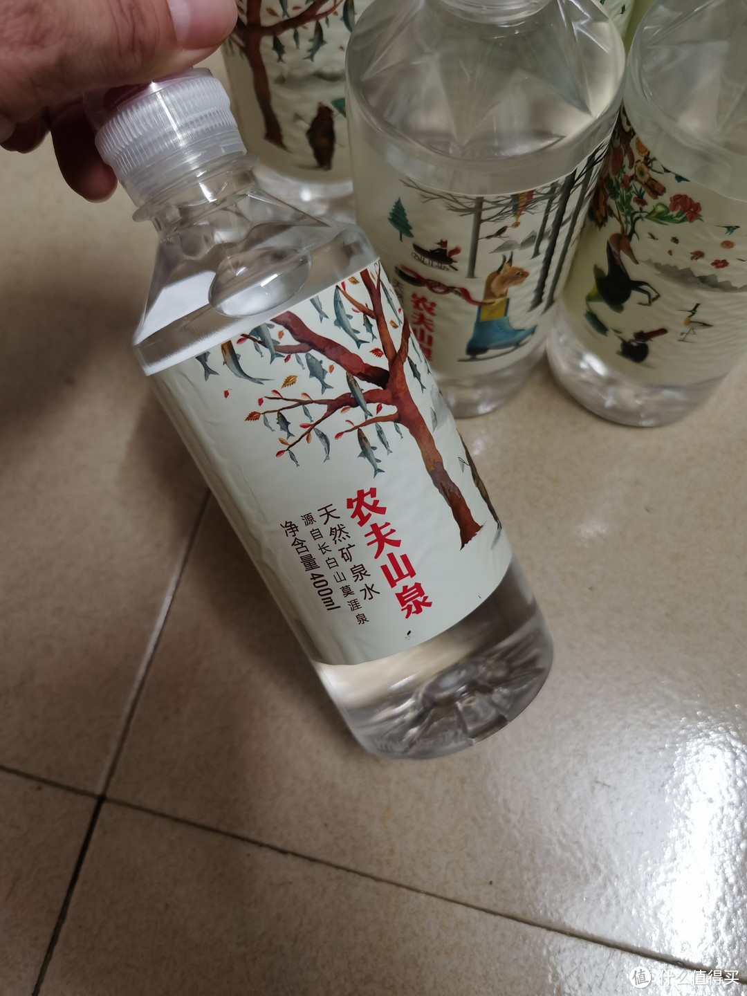 喝农夫山泉，感受大自然的清新！