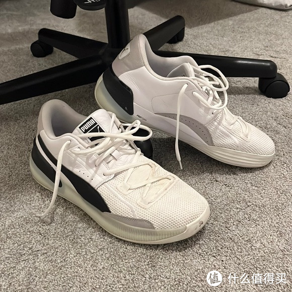 穿上 PUMA Clyde 篮球鞋，让你的比赛更上一层楼!