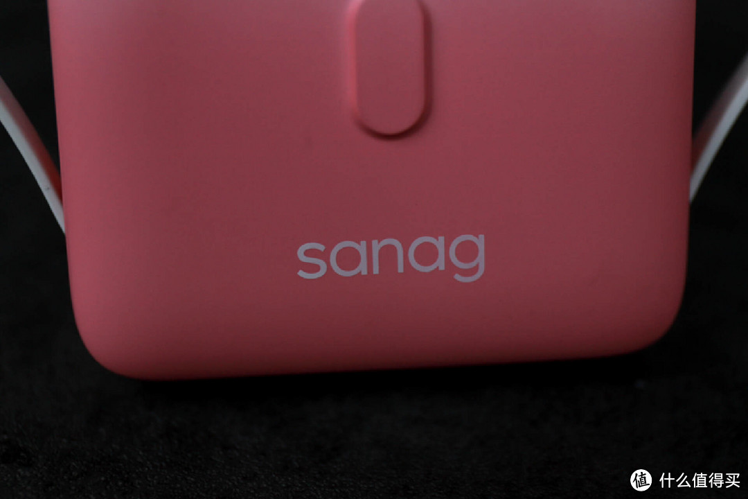 sanag塞那K60充电体验：颜值出众，支持磁吸，自带支架