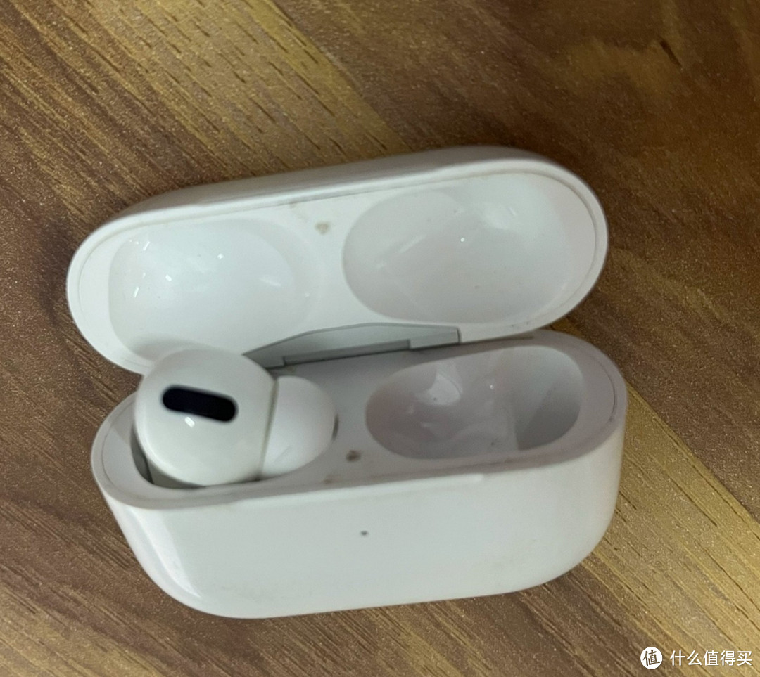 airpodspro一代耳机拿出来晒一晒