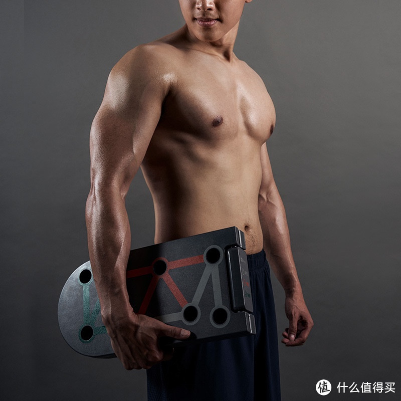 超级炫酷的健身新宠——KEEP多功能俯卧撑训练板！这款训练板不仅具有多种功能，还能帮助你塑造型男身材