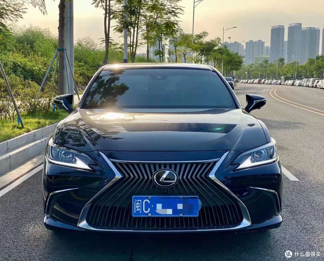 以下是关于雷克萨斯ES200车身设计的详细介绍