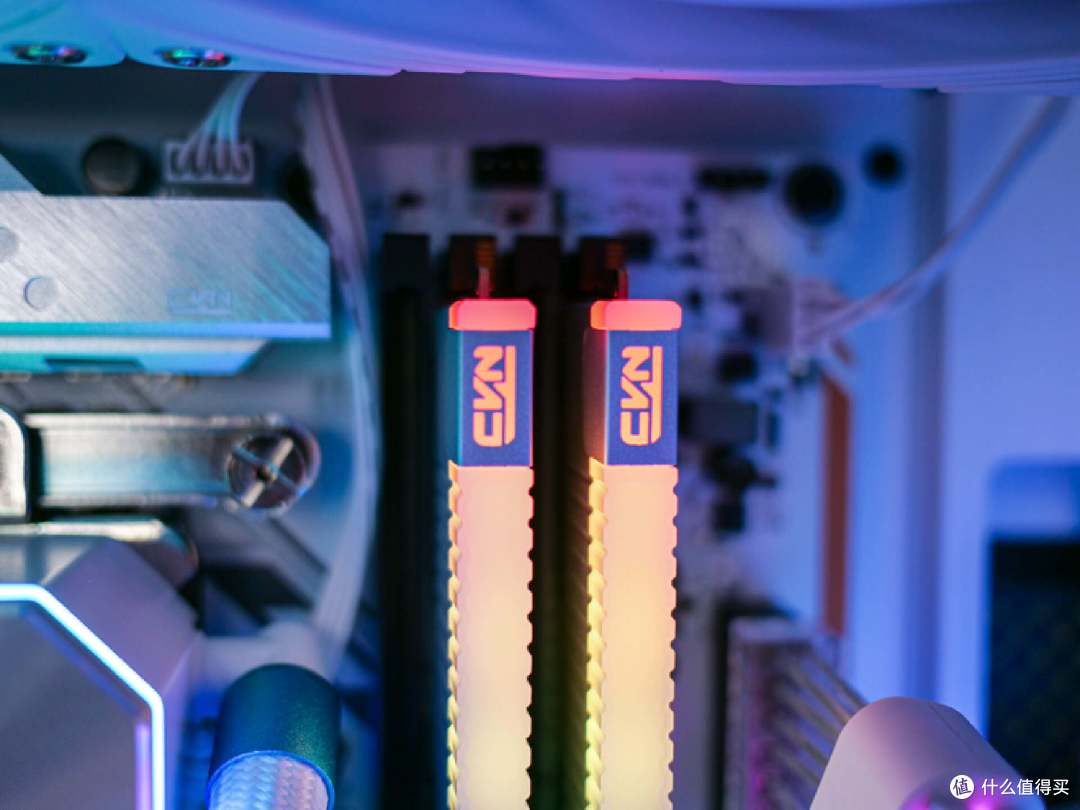颜值性能俱佳,七彩虹CVN银翼DDR5内存