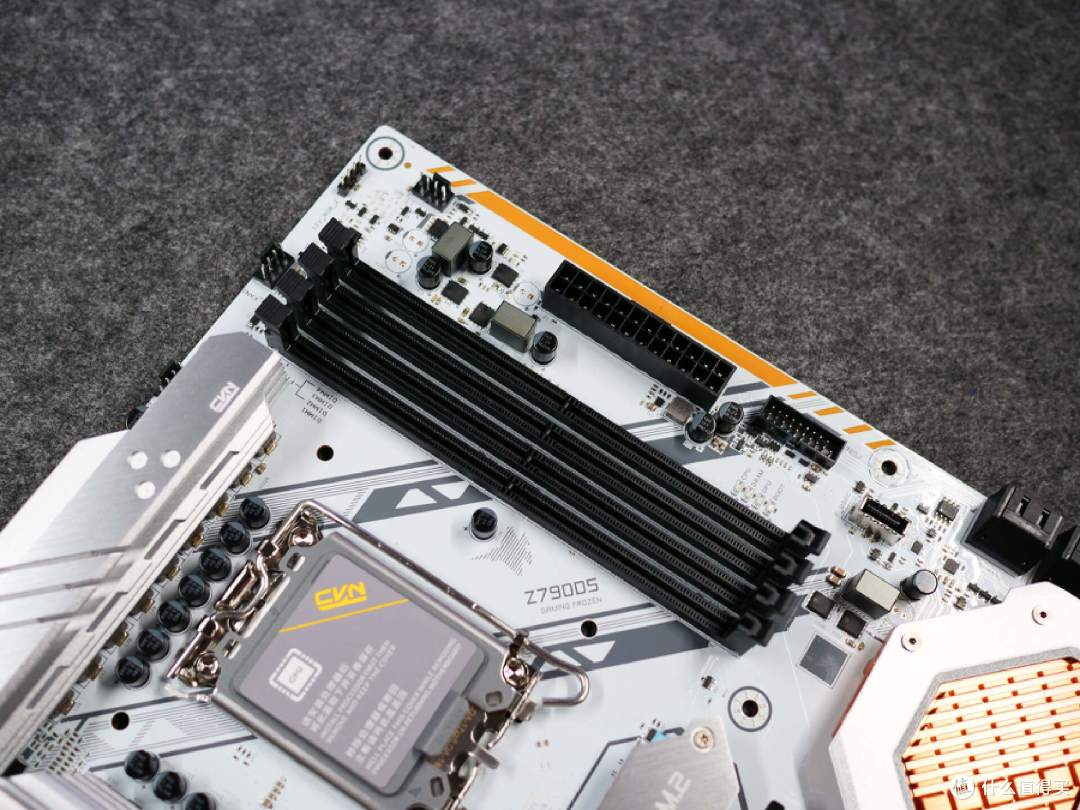 颜值性能俱佳,七彩虹CVN银翼DDR5内存