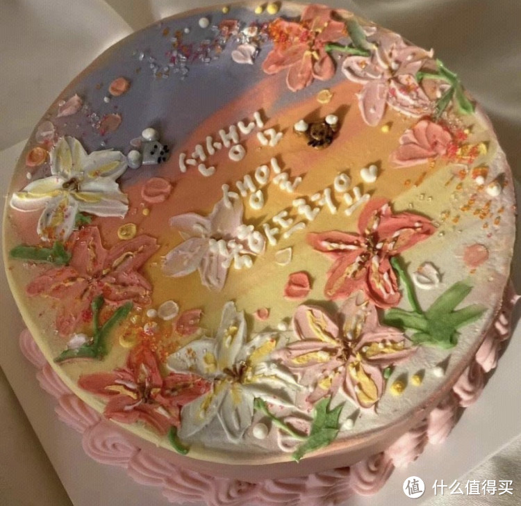 「吃蛋糕送生日祝福，这个生日特别难忘!」