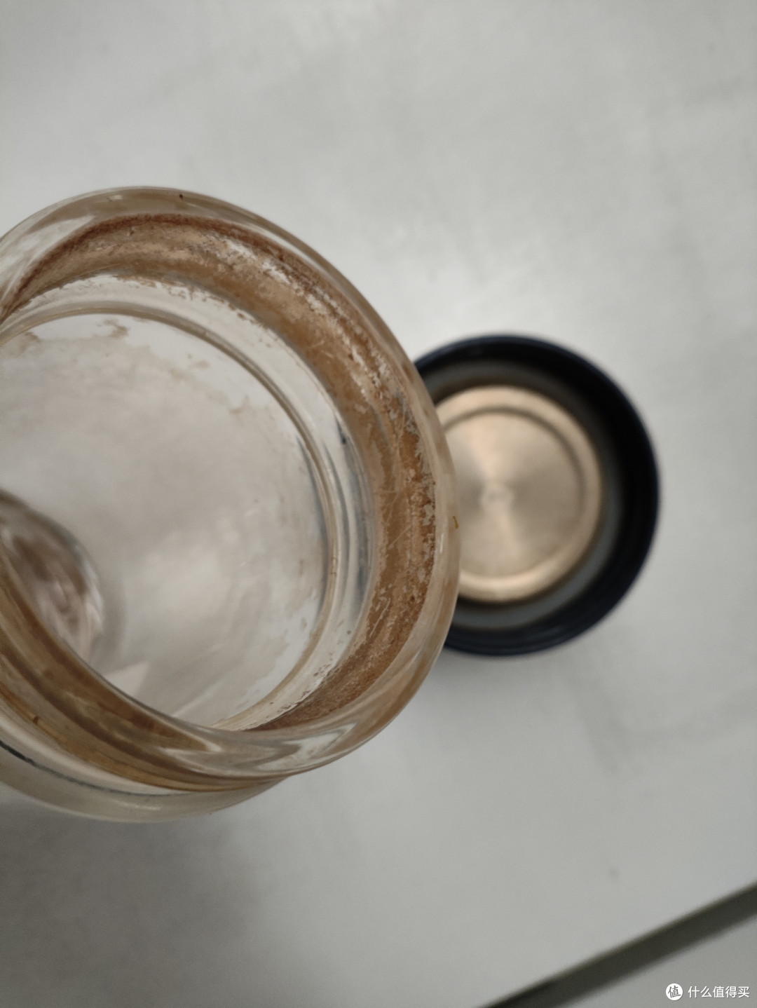 读大学时候的水杯现在依旧跟着我
