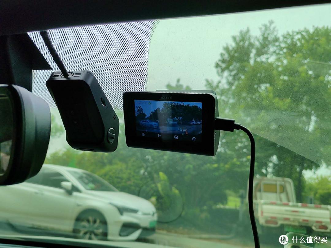 让行车更安全，离不开70迈A810的4K高清画质守护