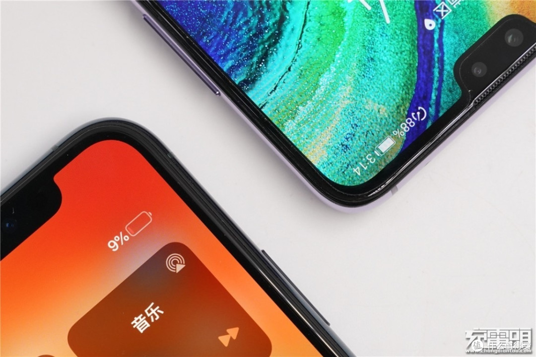 华为Mate60 Pro搭载50W无线充20W无线反向充，施比受更有福