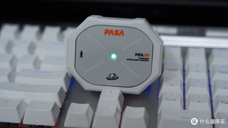 魅族PANDAER降噪耳机,硬核机甲感受不同