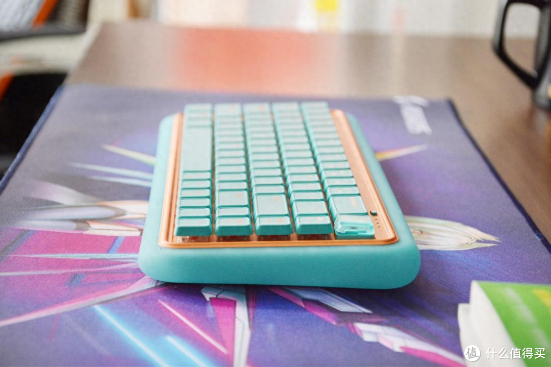 杜伽S230正青春机械键盘：不仅颜值当担，有情绪时就捏一捏