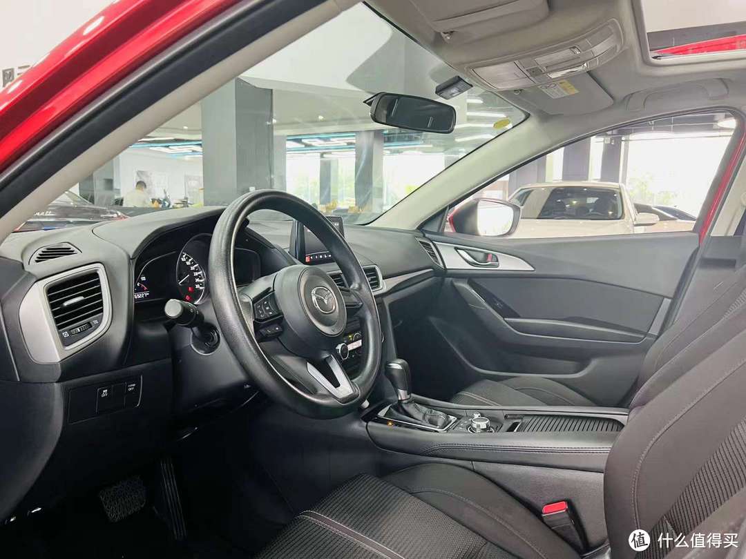 马自达昂克赛拉（Mazda CX-5）的车身设计注重了现代、流线型和精致的特点