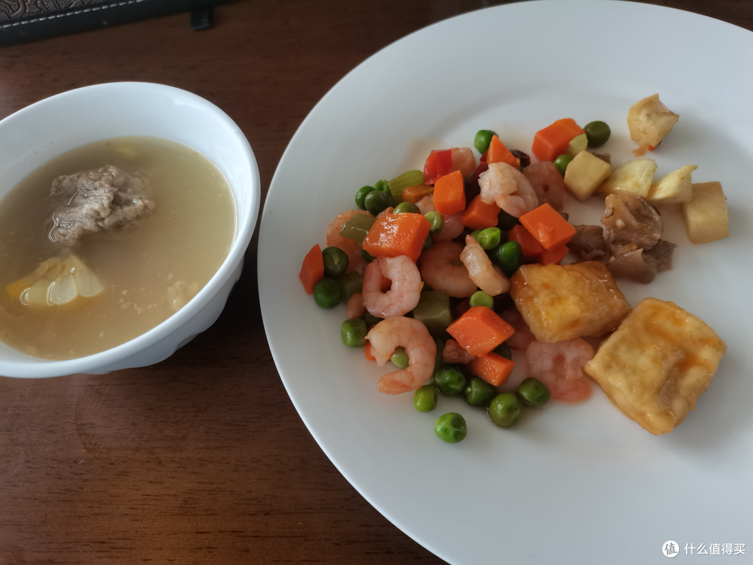 昆明长水机场V8休息室：享受舒适好视野