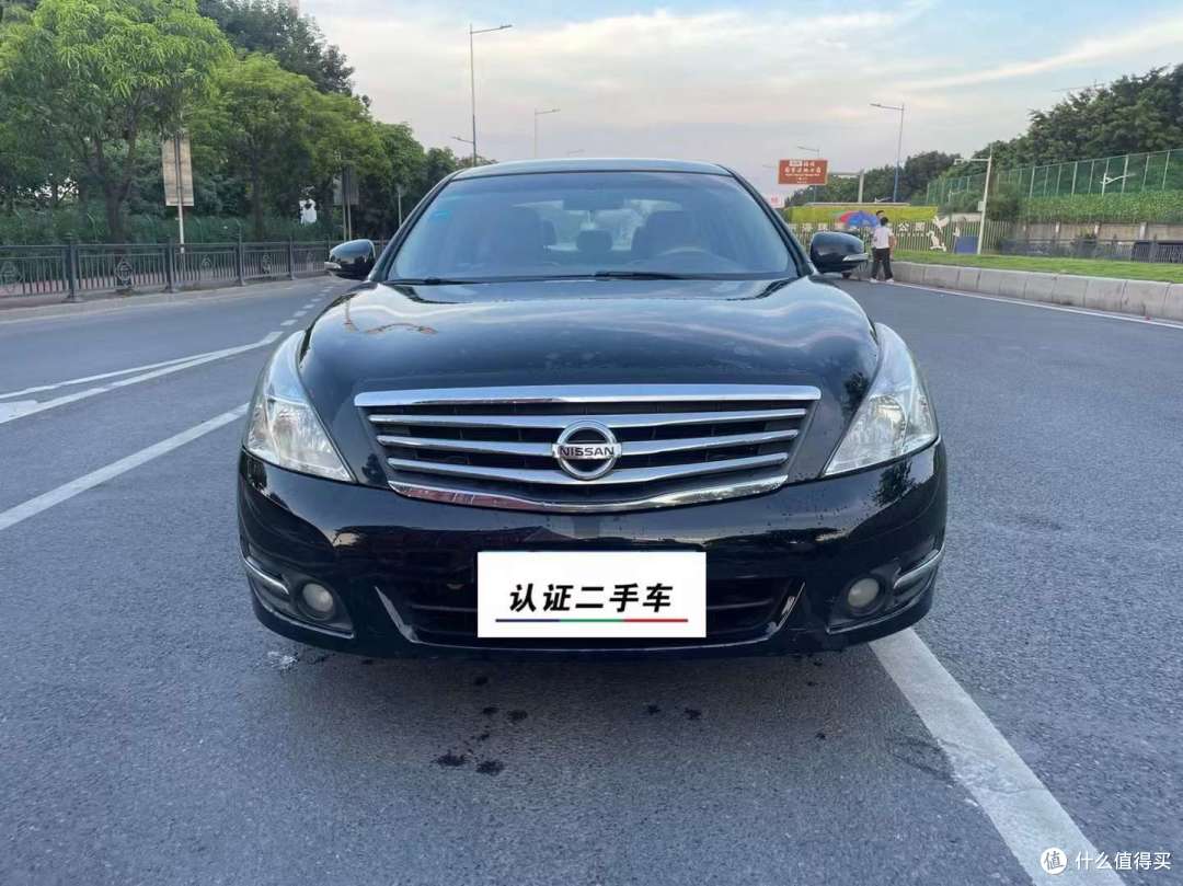 以下是关于日产天籁前脸设计的一般信息