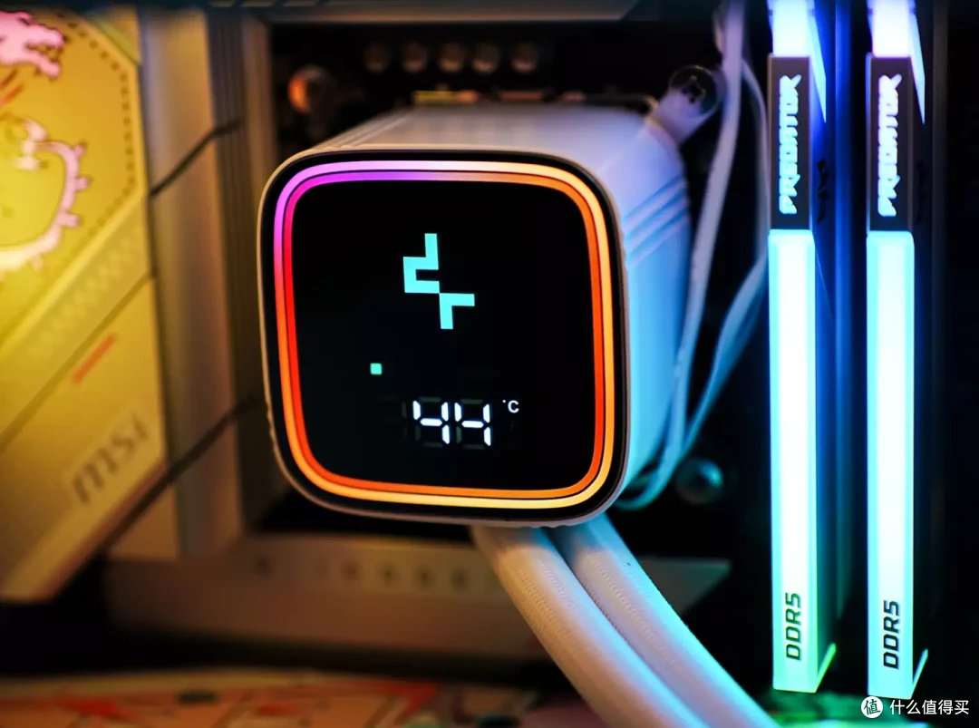 装机必备：颜值+性能全在线，宏碁掠夺者VESTA II DDR5炫光星舰内存套装体验