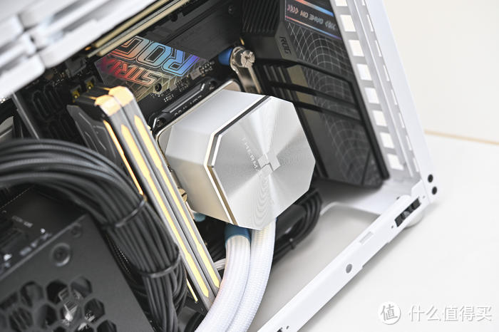 模块化 A4 水冷主机——ROG B760-I+影驰 4070+机械大师 MC14 魔方装机展示