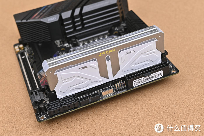 模块化 A4 水冷主机——ROG B760-I+影驰 4070+机械大师 MC14 魔方装机展示