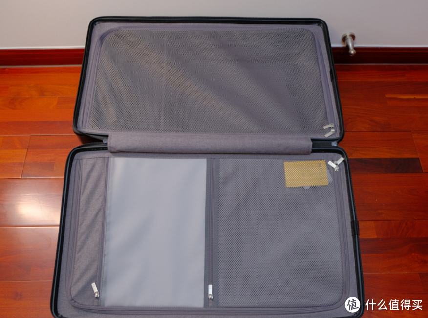三个人的出国旅行~那必须使用28寸行李箱！够大才方便！--地平线8号大旅行家旅行箱测评