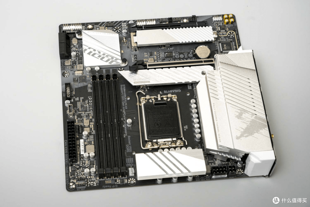 技嘉千元主板也能玩内存超频8000MHz?金百达DDR5刃6800MHZ实战超频
