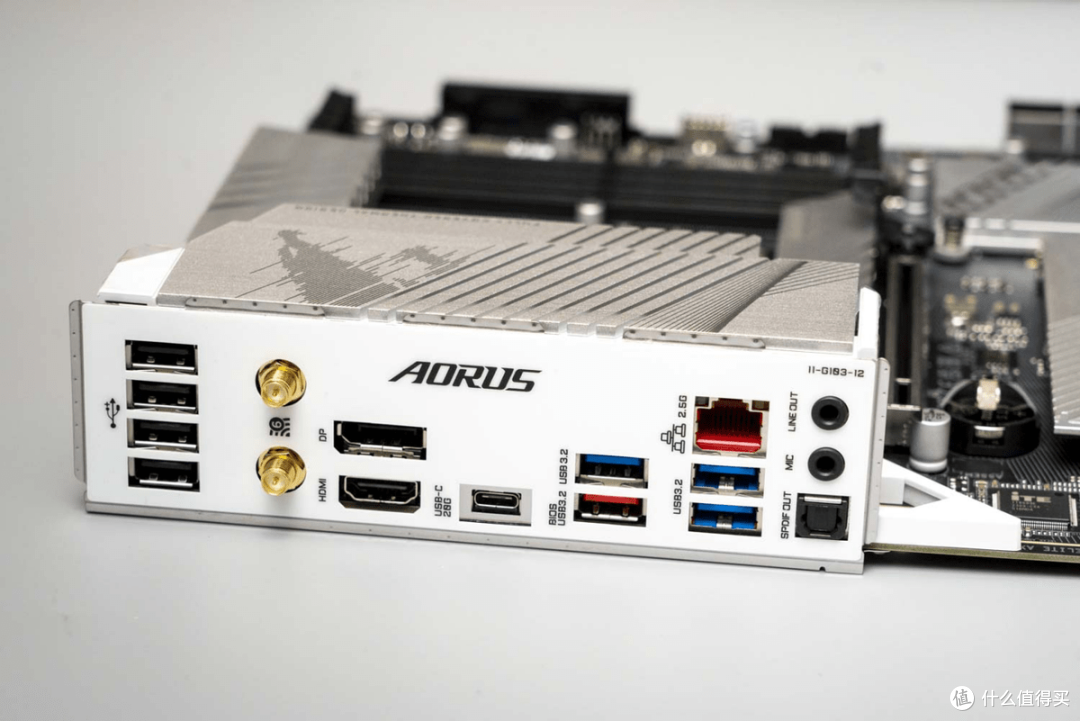 技嘉千元主板也能玩内存超频8000MHz?金百达DDR5刃6800MHZ实战超频