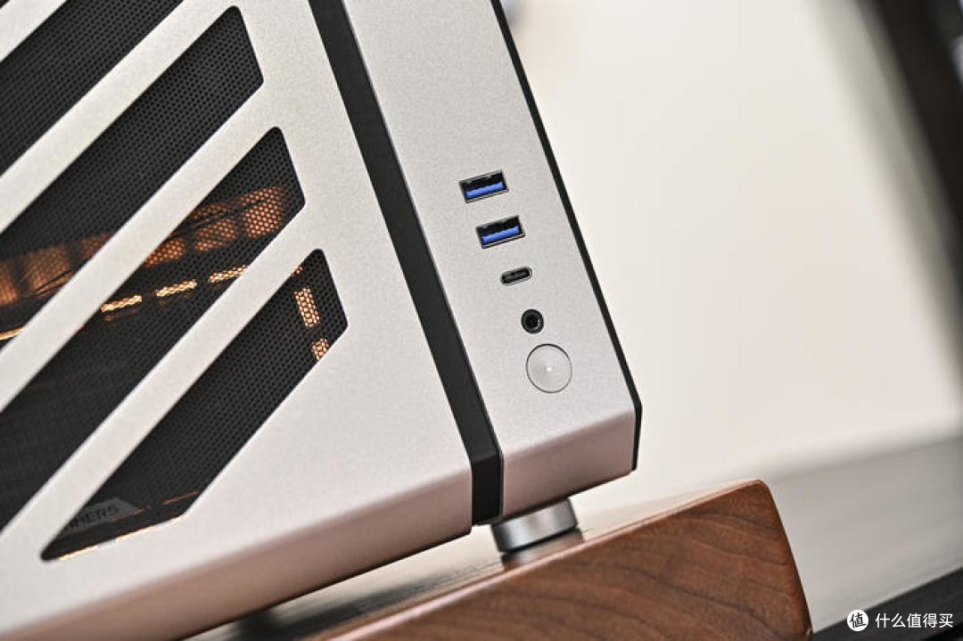 全能小视界——ROG X670E-GENE+4080 猛禽+机械大师 C30Pro 装机展示