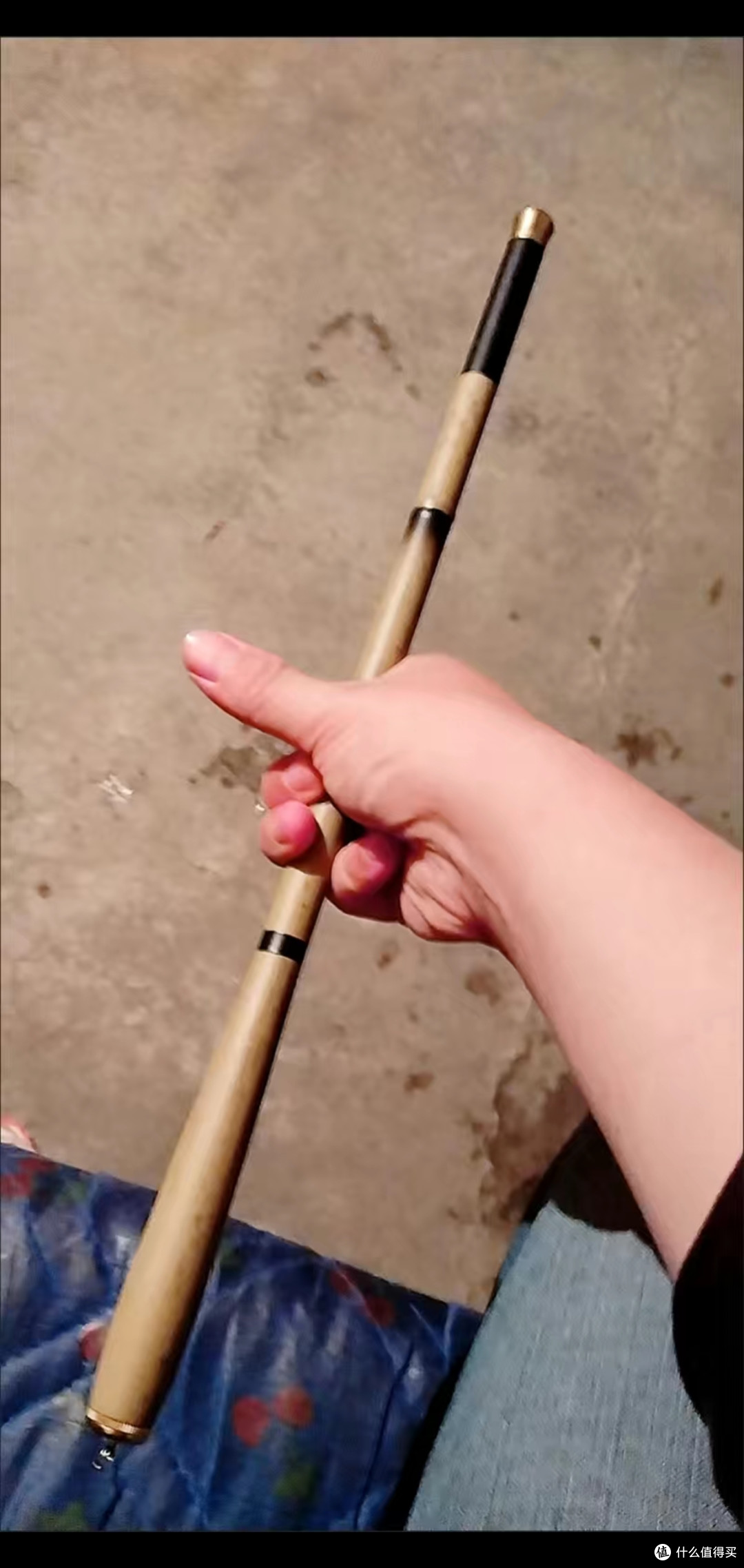买一根小鱼竿,享受钓鱼的乐趣。