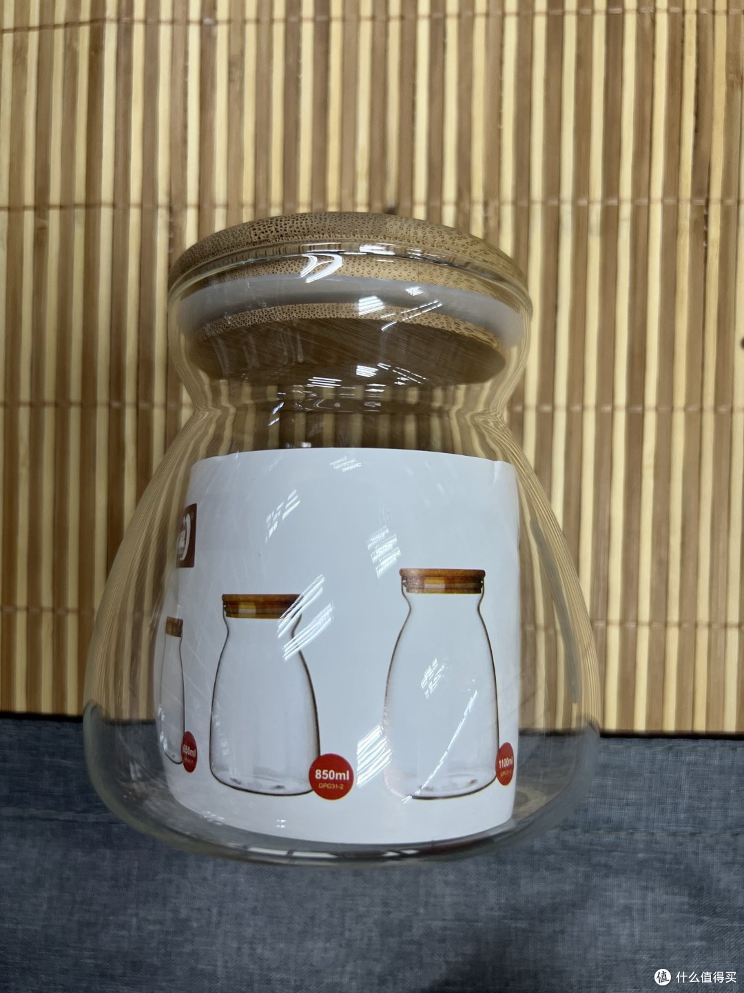 耐热玻璃制成的密封罐，收纳东西的好帮手！