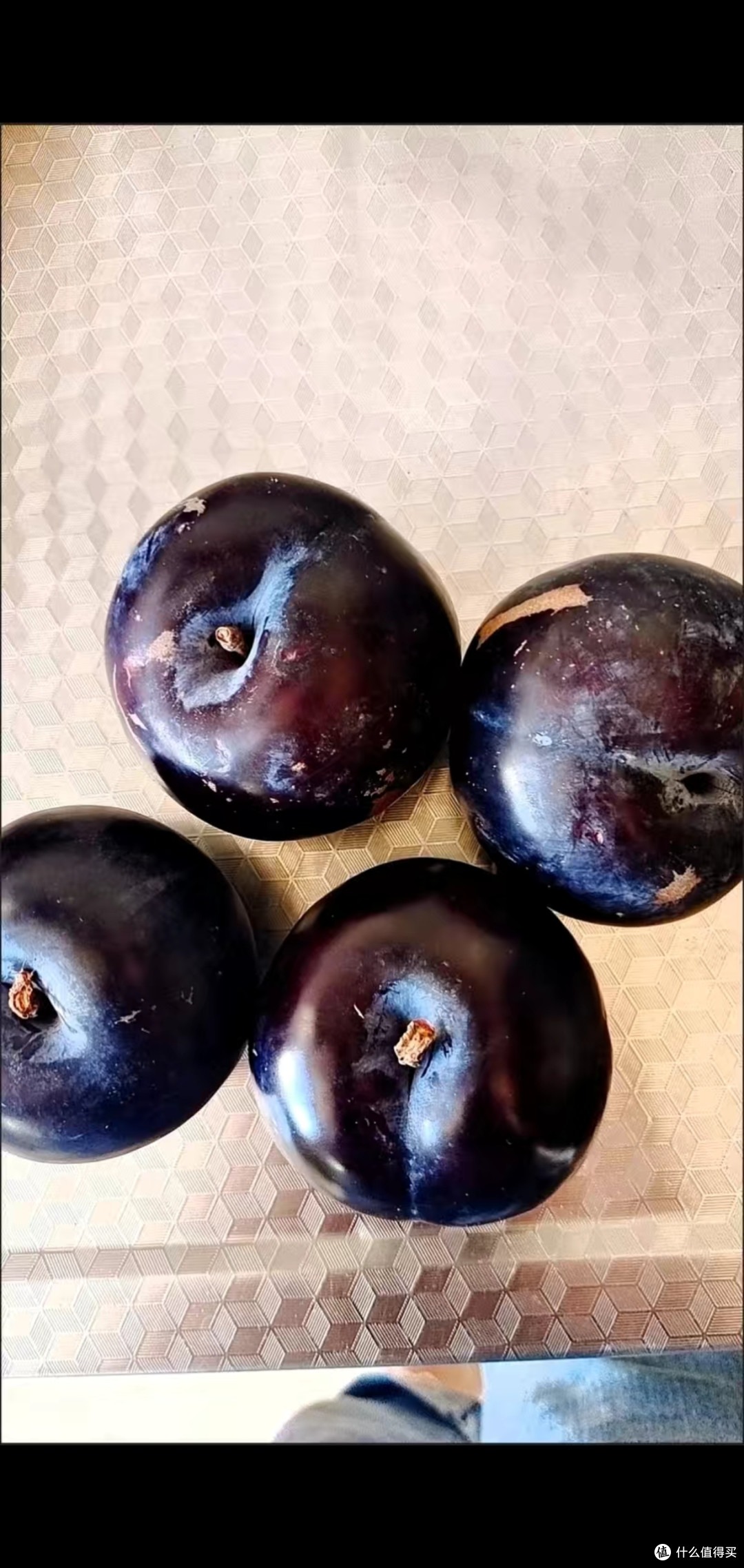 黑紫色李子:甜蜜可口,脆嫩体验