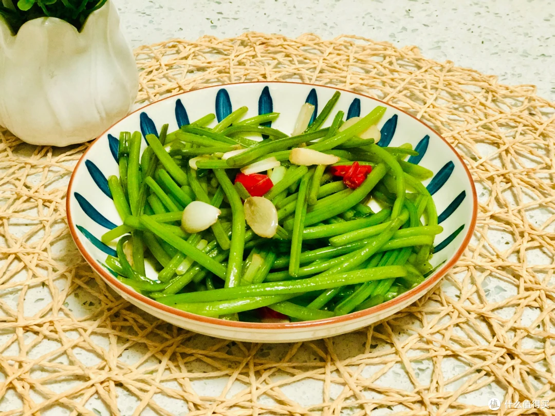 “蔬菜皇后”原来是它，一吃护眼，二吃通便，鲜嫩正当季，中秋节团圆饭少不了