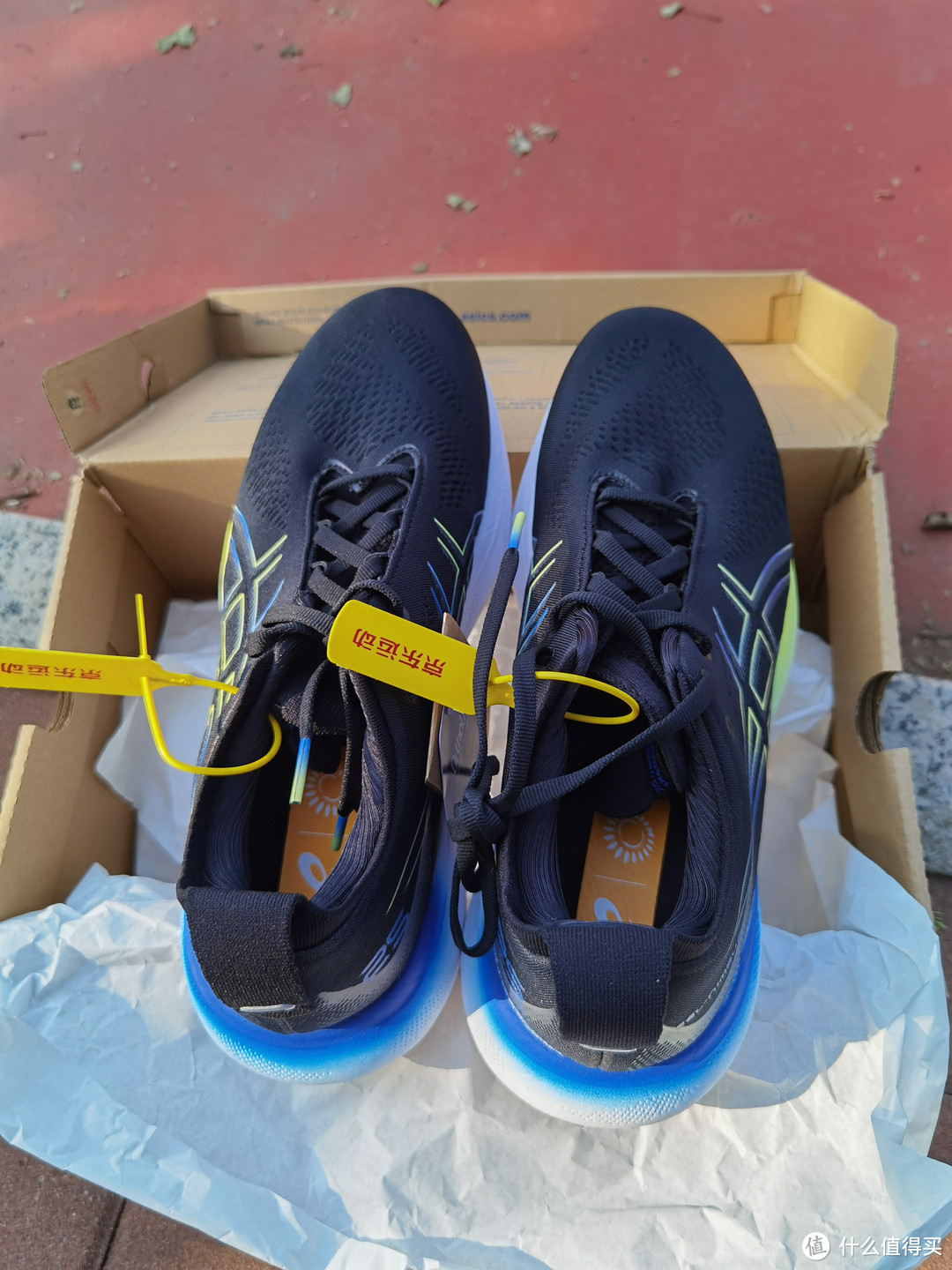 你礼貌吗？穿亚瑟士（ASICS）GEL-NIMBUS 25跑出4分配！