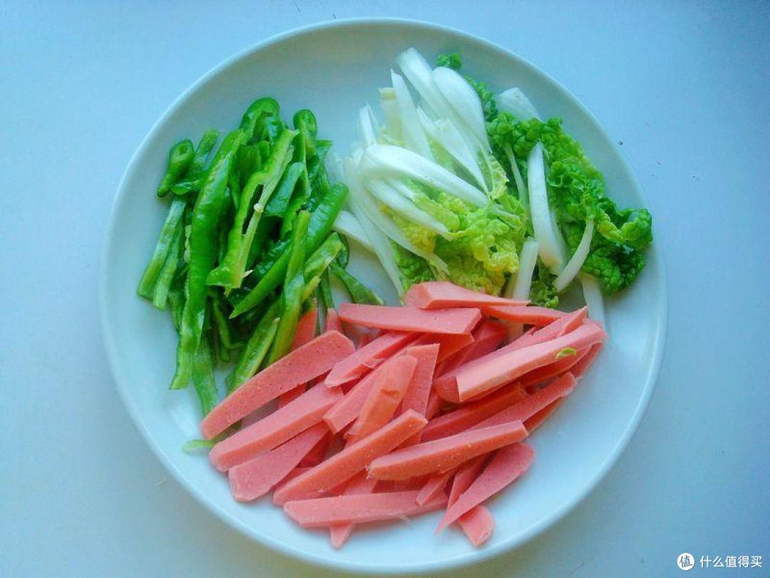 炒饼有技巧，下锅前多加一步骤，不粘锅又入味，劲道又好吃