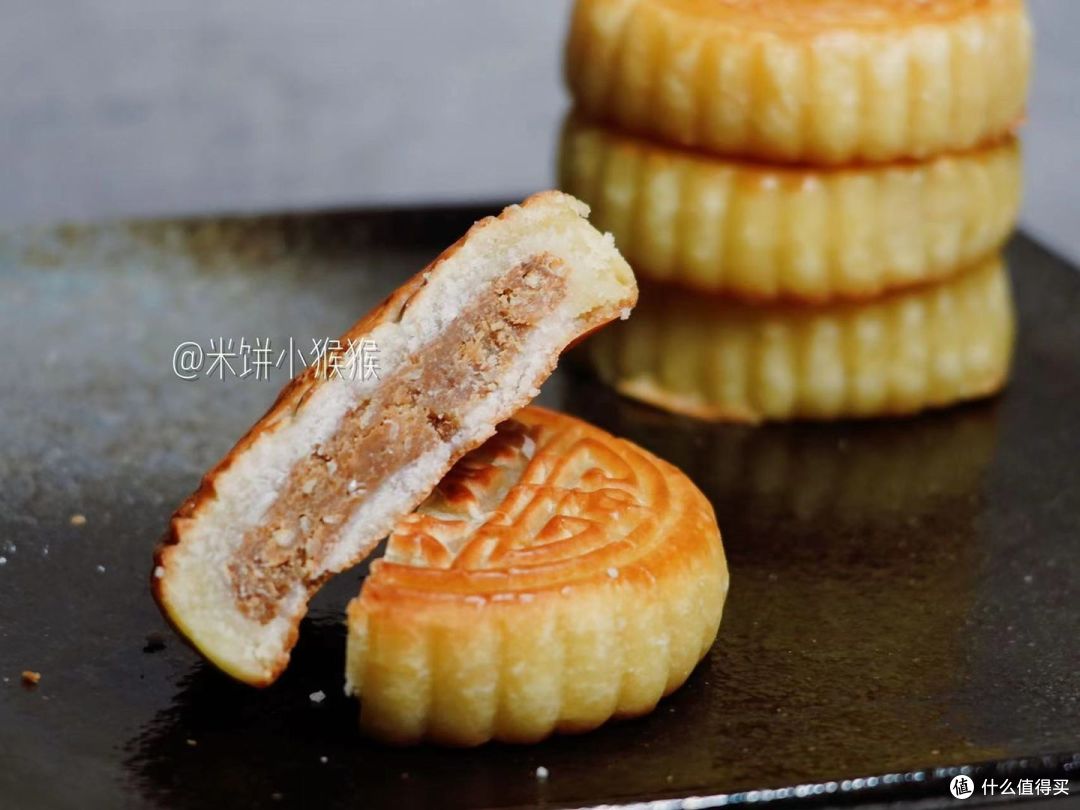 与奶乎乎的月饼一起,过个奶香四溢的中秋节吧!| 不一样的月饼 | 这个月饼还会拉丝儿!