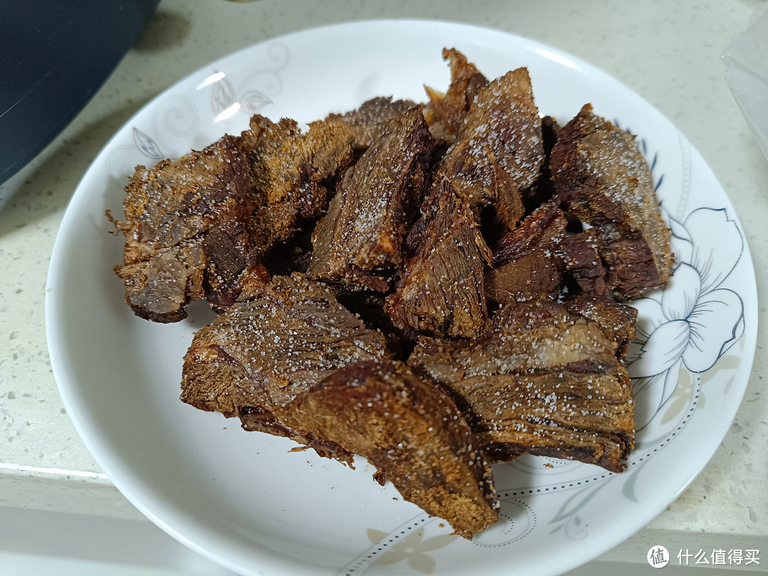 烤好以后的牛肉干纹理分明