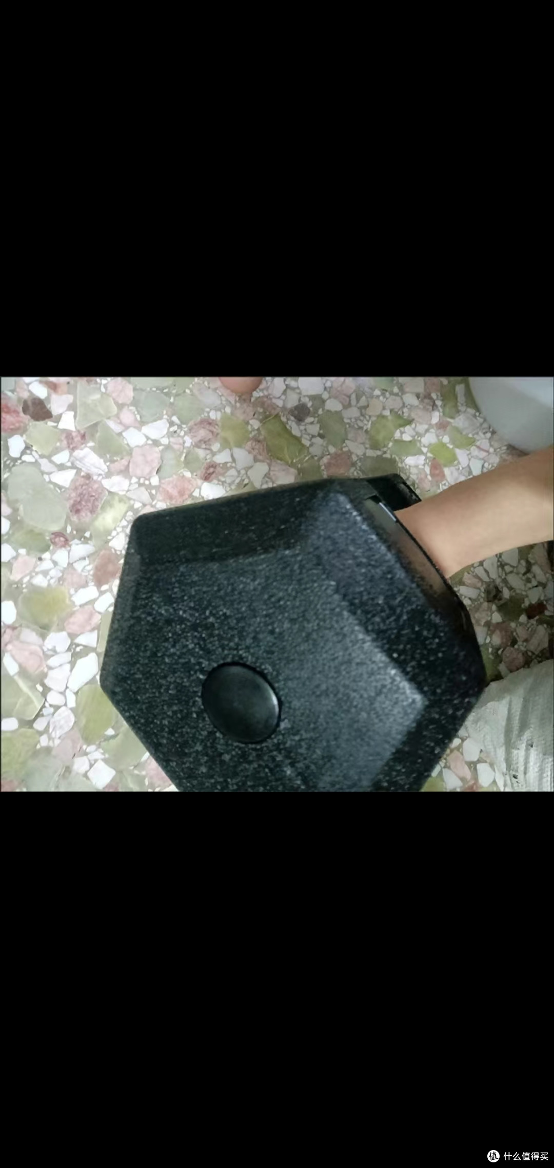 六边形铁包塑哑铃：分量十足，耐用美观，健身利器