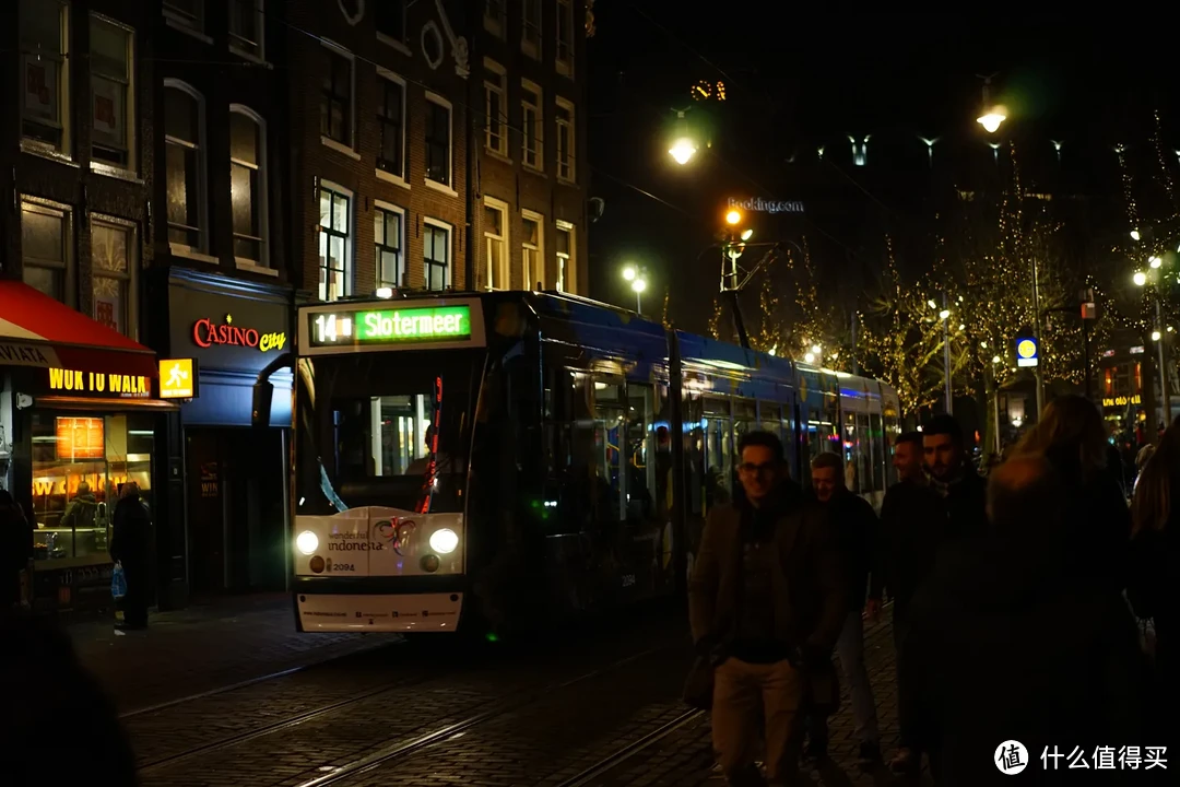出国旅行，看紧手机！在阿姆斯特丹，我们跟小偷交了个手