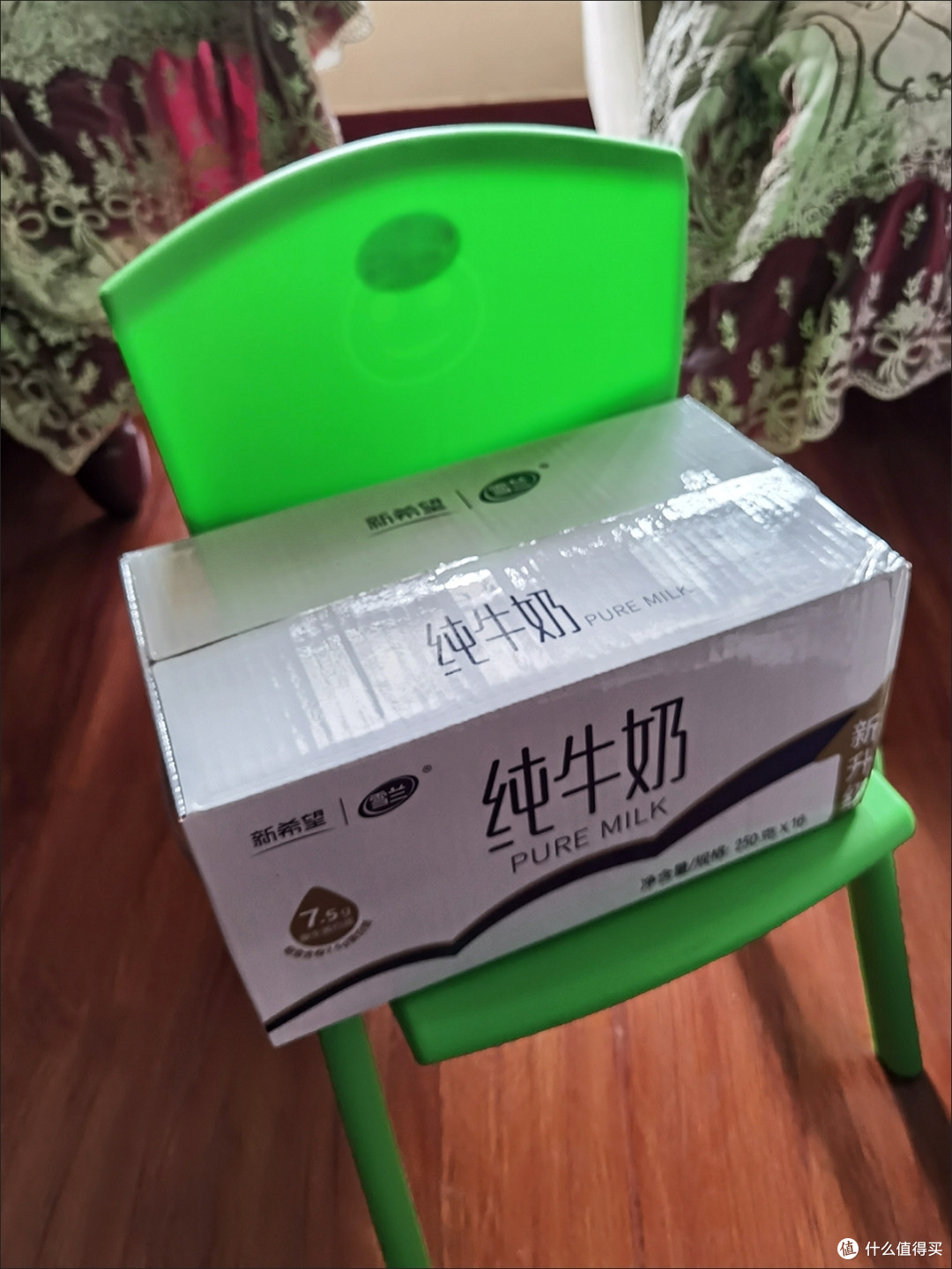 你们是否也和我一样,喜欢喝新希望的纯牛奶