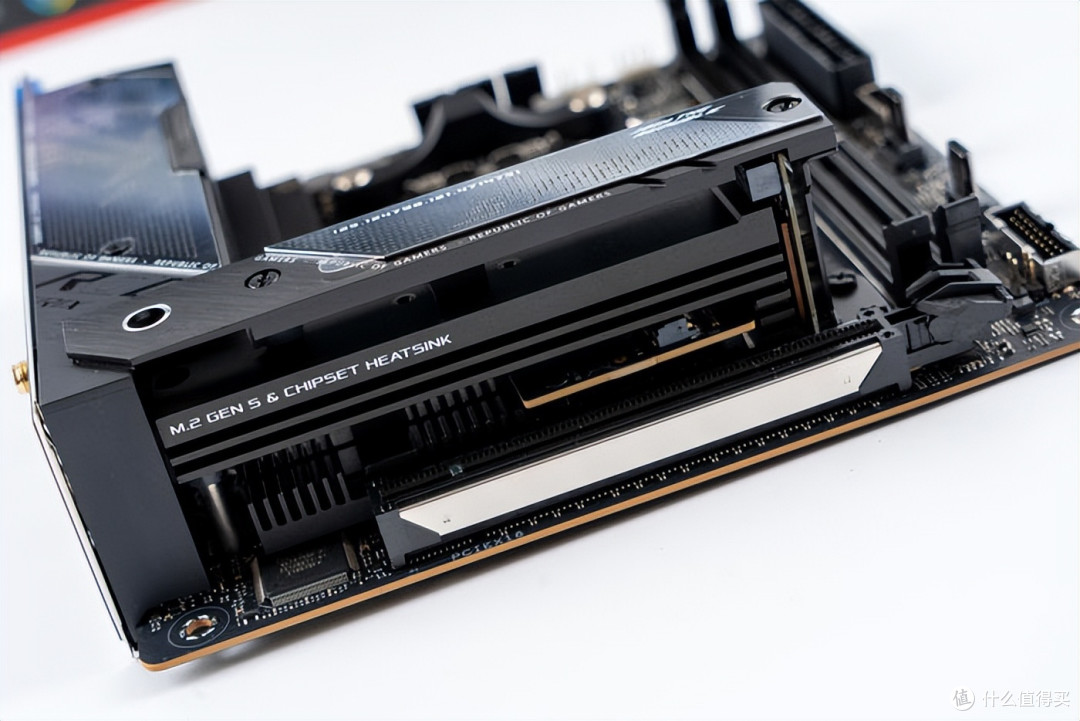 白龙鳞的小玩法——ROG X670E-I+4070星曜+几何未来M2方舟装机分享