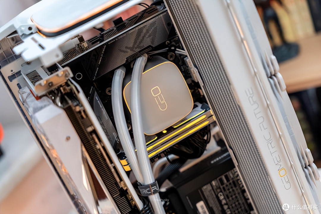 白龙鳞的小玩法——ROG X670E-I+4070星曜+几何未来M2方舟装机分享