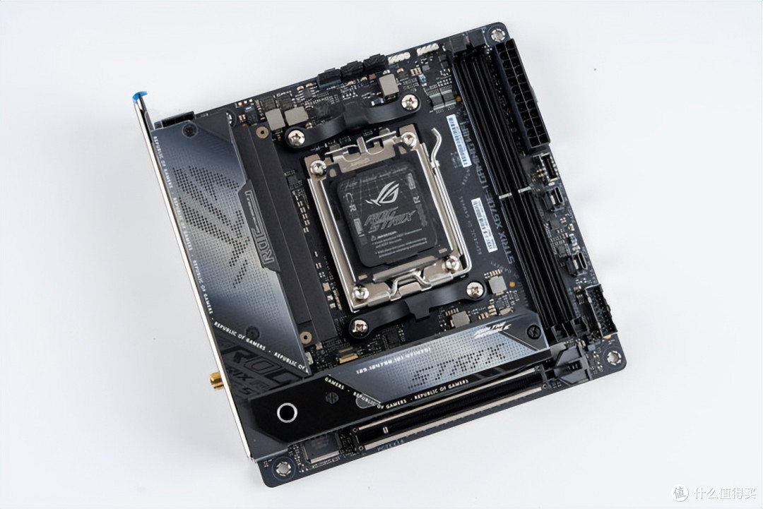 白龙鳞的小玩法——ROG X670E-I+4070星曜+几何未来M2方舟装机分享